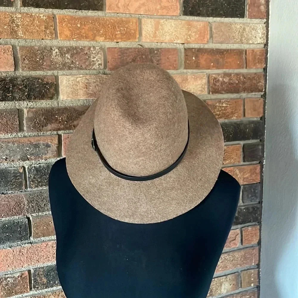 Oatmeal Ran Wool Hat‎ - Picture 2 of 8